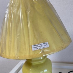 イエロー スタンドライトの画像