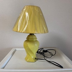 イエロー スタンドライトの画像