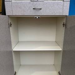 食器棚、キッチン収納の画像