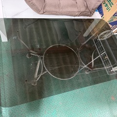 ガラステーブル