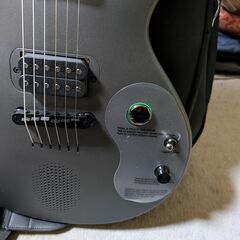 ENYA Nova GO Sonic スマートエレキギター 初心者入門セット カーボンファイバー製 10Wスピーカー＆マルチエフェクター内蔵 アプリで簡単操作 ブラック 中古の画像