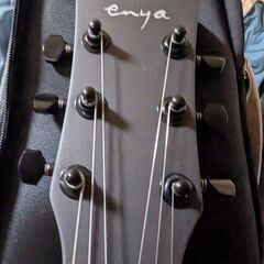 ENYA Nova GO Sonic スマートエレキギター 初心者入門セット カーボンファイバー製 10Wスピーカー＆マルチエフェクター内蔵 アプリで簡単操作 ブラック 中古の画像