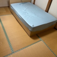 セミダブルベッド