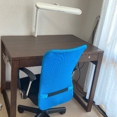 KOIZUMI LEDライト学習机と椅子