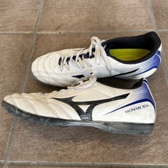 サッカースパイク、トレーニングシューズ3足セットの画像