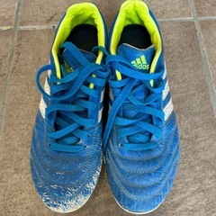 サッカースパイク、トレーニングシューズ3足セットの画像