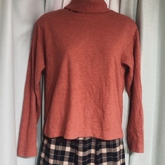 1371.UNIQLO HEATTECH オレンジ タートルネッ...