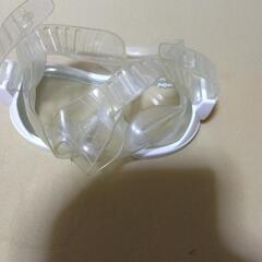 水中ゴーグル白色の画像