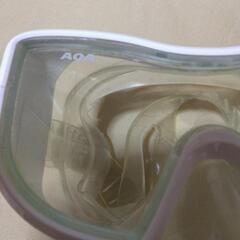 水中ゴーグル白色の画像