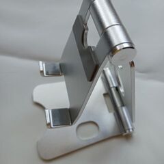 卓上 携帯 スマホスタンド 折り畳み アルミ合金 専用収納袋つきの画像