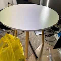 テーブル