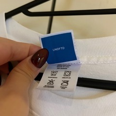 Undefeated ストリートブランド Tシャツ メンズの画像
