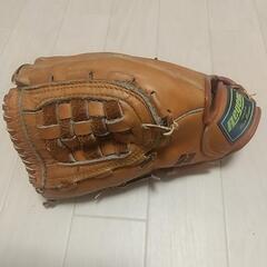 野球グローブ 左利き用