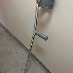 クラッチ杖　クローズタイプ　片腕用　大人用