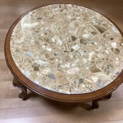 
イタリア製　大理石テーブル　直径83cm、高さ46cmの画像