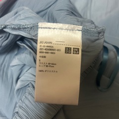 UNIQLO ユニクロ ワッシャーサテンスカートパンツ プリーツ ワイドパンツの画像