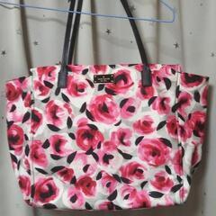 kate spadeトートバッグ再投稿します。