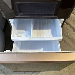 ＳＨＡＲＰ　冷凍冷蔵庫　３１４Ｌ　３ドア　ダークブラウン　どっちもドア　左右開閉可能　大型サイズ　プラズマクラスター搭載　シャープ　ＳＪ－ＰＷ３１Ｙ－Ｔの画像