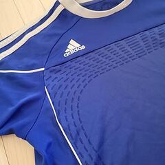 adidasシャツの画像