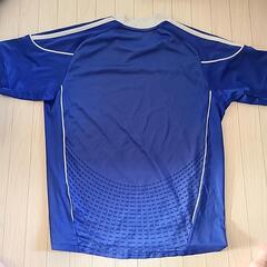 adidasシャツの画像