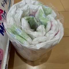 【取引中】メリーズ　オムツ　おむつ　Mサイズ　パンツタイプ+テープタイプ5枚の画像