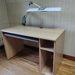 美品！パソコンデスクの画像