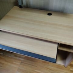 美品！パソコンデスクの画像