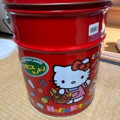 お話中　キティのままごとキッチン　缶チェア　おまけ付き