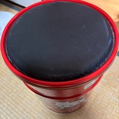 キティのままごとキッチン　缶チェア　おまけ付きの画像