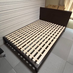 ダブルベッド　フレームのみ