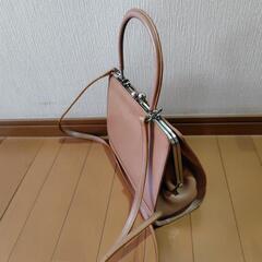 革製ショルダーバッグ　の画像