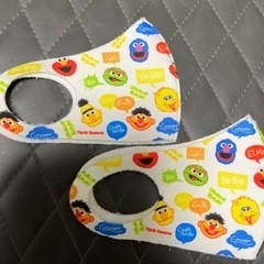 マスク2枚　幼稚園児くらい