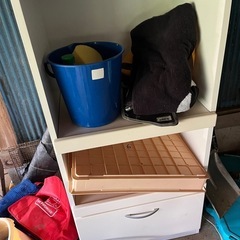 白い棚