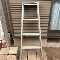 脚立　ハシゴ