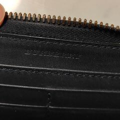 BURBERRY　ラウンドジップ　長財布の画像