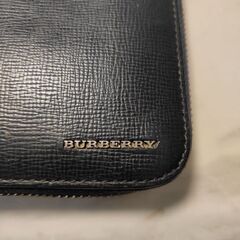 BURBERRY　ラウンドジップ　長財布の画像