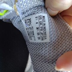 【adidas】レディーススニーカー　22.5〜23cmの画像