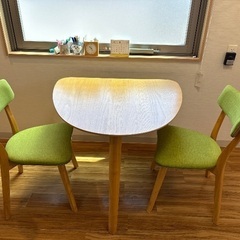 ダイニングテーブル　椅子２つ　2人用