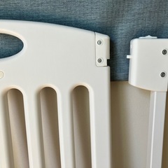 【受渡者決定】階段上で使えるベビーゲート　カトージの画像