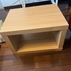 シンプルな箱型ラック