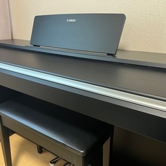 YAMAHA 電子ピアノ　ARIUS YDP-142 2015年製　ヘッドホン付の画像