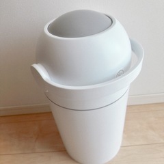 おむつ用ゴミ箱suteru