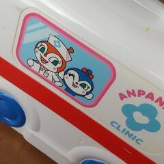 アンパンマン オモチャ 救急車 お医者さんごっこの画像