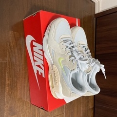 【新品】NIKE エアマックスエクシー　24センチ