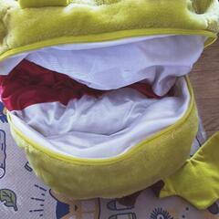 モンスターボールになるピカチュウの画像