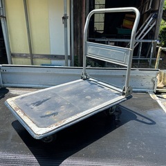 大きい、静かな折りたたみスチール台車の画像