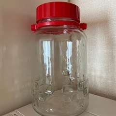 美品梅酒を作る瓶　ガラス瓶　高さ28センチくらい　
