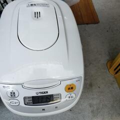 24年製　美品　タイガー　マイコン炊飯ジャー炊きたて　5.5合　ＪＢＨ-G1型　使用感少ない美品　の画像
