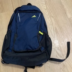 未使用アディダス紺色リュック