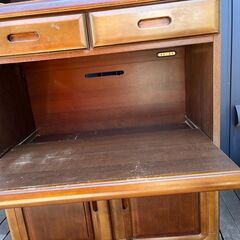 古い食器棚----10ｋｍ以内運びます---の画像